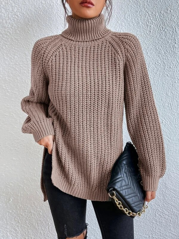 Rollkragenpullover aus Baumwolle mit Raglanärmeln und geteiltem Saum