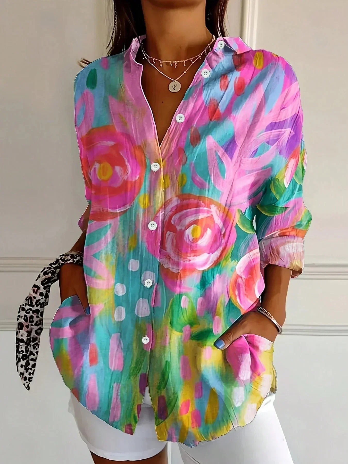 Annika - Farbenfrohe Bluse mit verspieltem Print