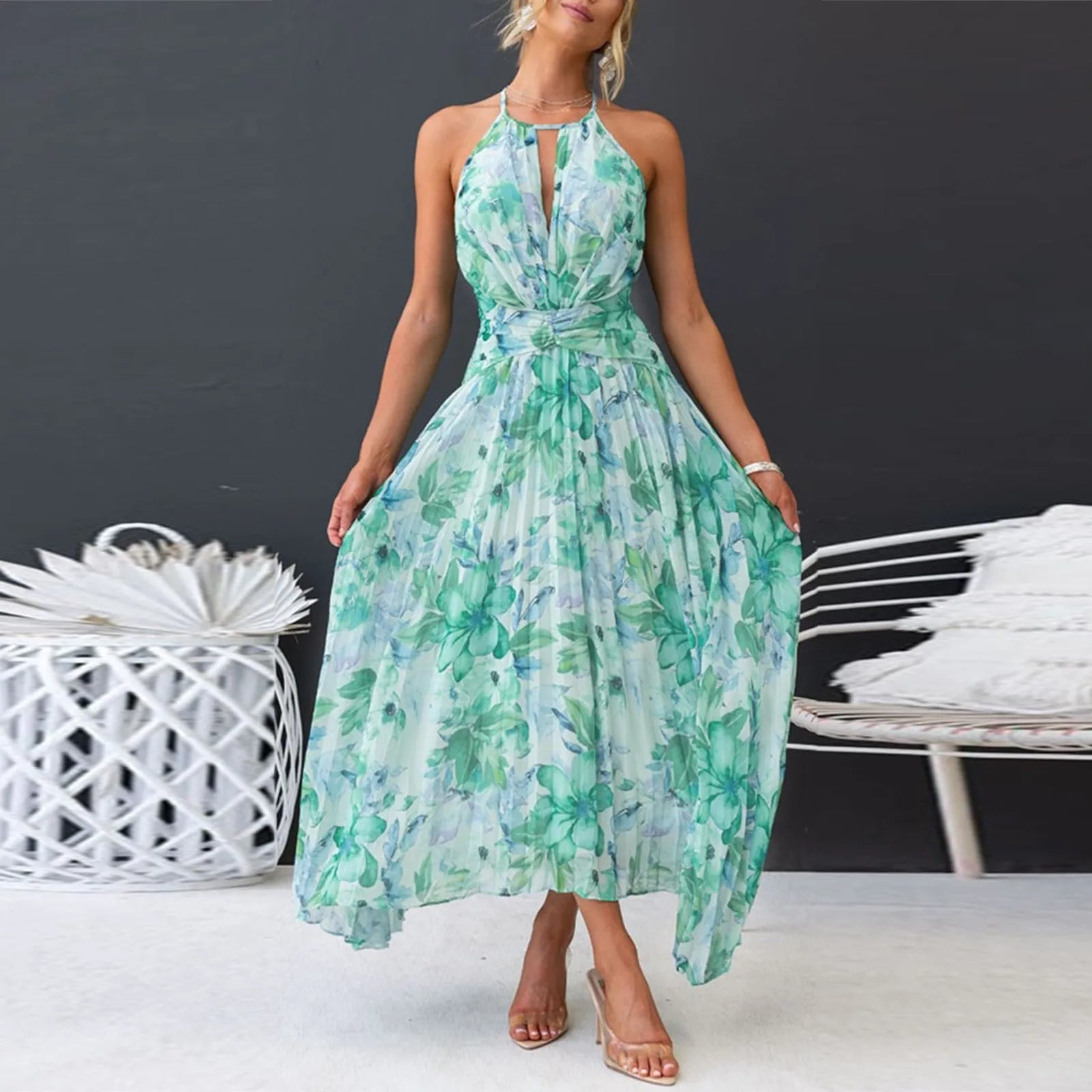 Claudia | Fließendes Neckholder-Blumenkleid