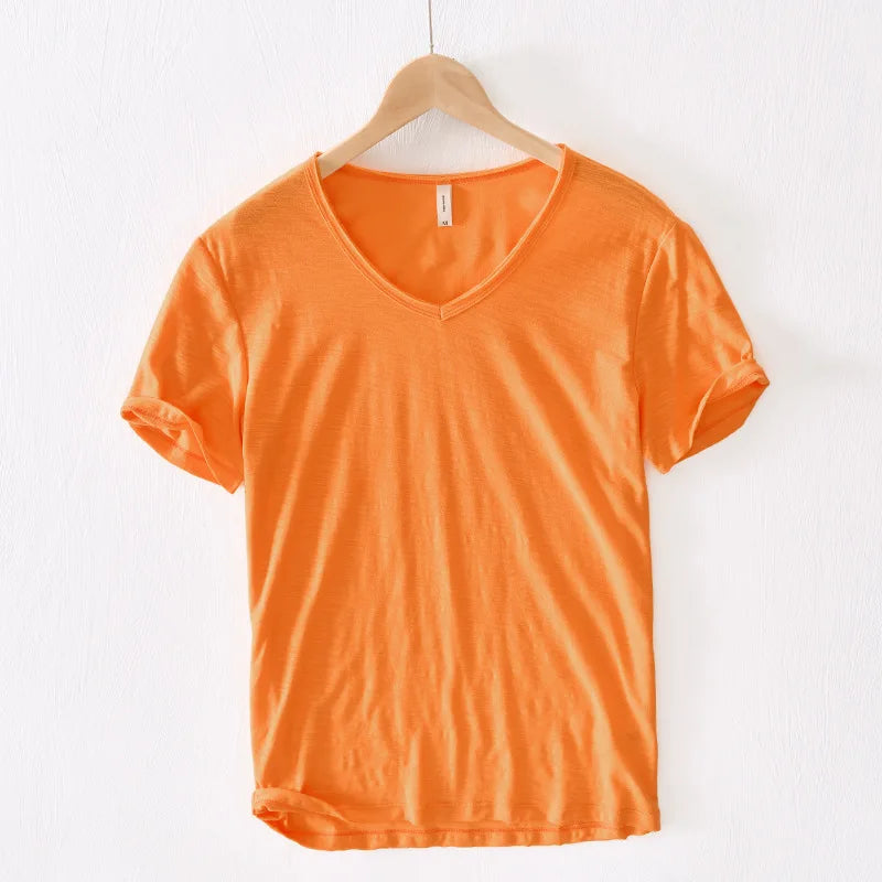 Klassisches Herren-T-Shirt mit V-Ausschnitt – Ewald