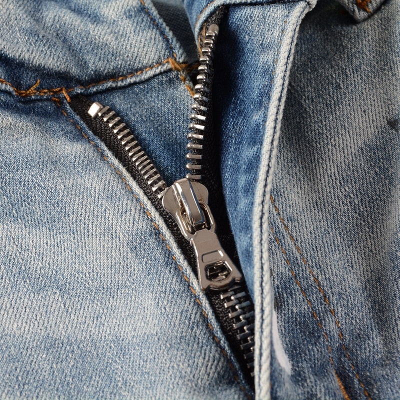 Fleckige Jeans