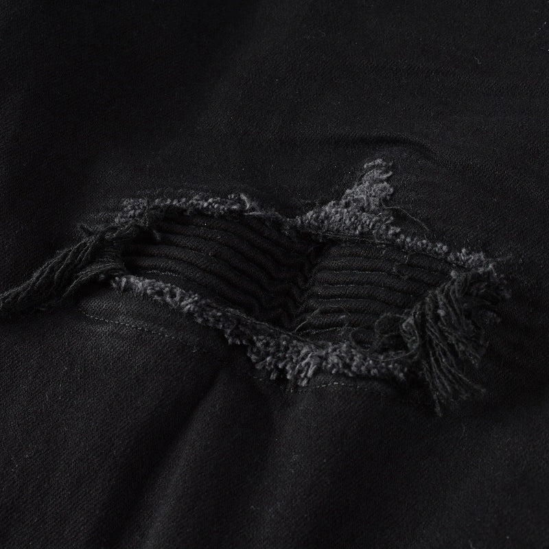 Komplett schwarze Jeans